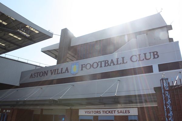 记者：苏亚雷斯接近与迈阿密国际续约一年，预计年底达成协议（记者称苏亚雷斯有望与迈阿密国际再签一年，协议预计年末敲定）