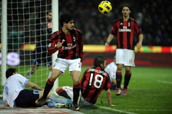 塞斯特罗：踢球风格上，我在学习卡塞米罗和克罗斯（塞斯特罗：我的踢法在向卡塞米罗、克罗斯学习）