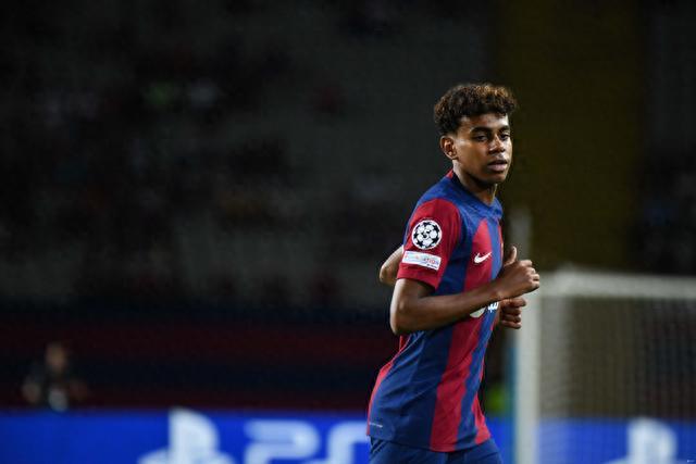 WTT总决赛女单1／8决赛，陈幸同4-2战胜队友石洵瑶，晋级8强