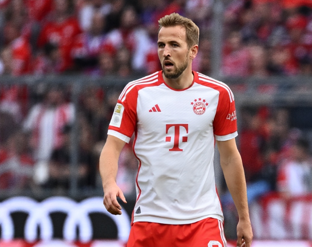 欧冠淘汰赛前瞻：曼联对阵巴黎,（欧冠淘汰赛前瞻：曼联迎战巴黎圣日耳曼）