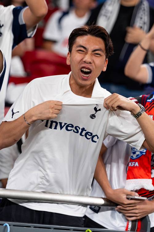 波兰主帅惊叹莱万职业精神：罗纳尔迪尼奥都不敢这样活